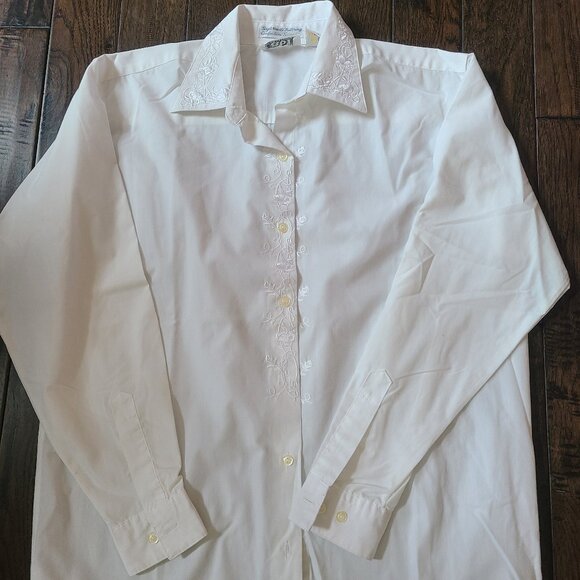 Vintage Tabi International - White Button Down Shirt - Embroidered - Picture 1 of 7